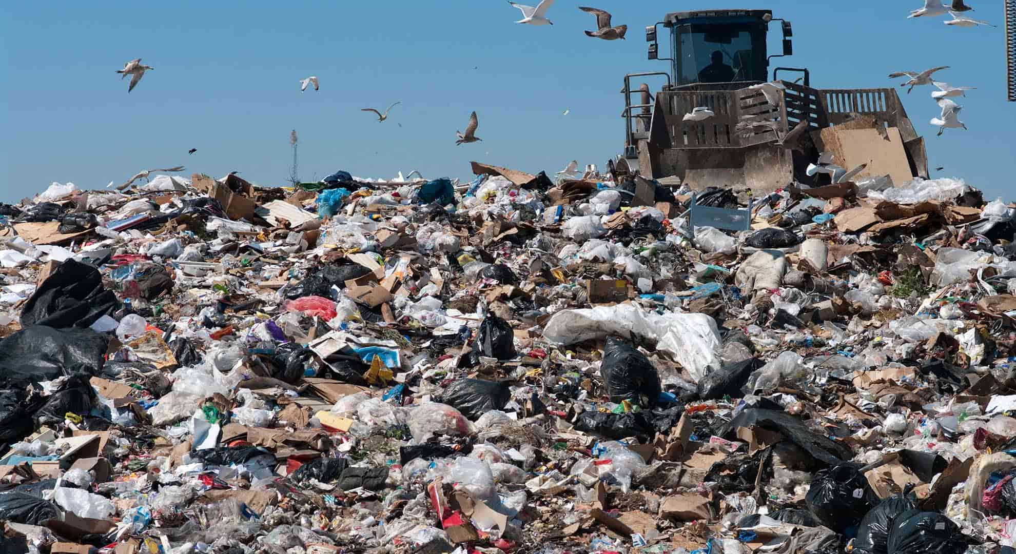 Photo of a pile of rubbish in a landfill site